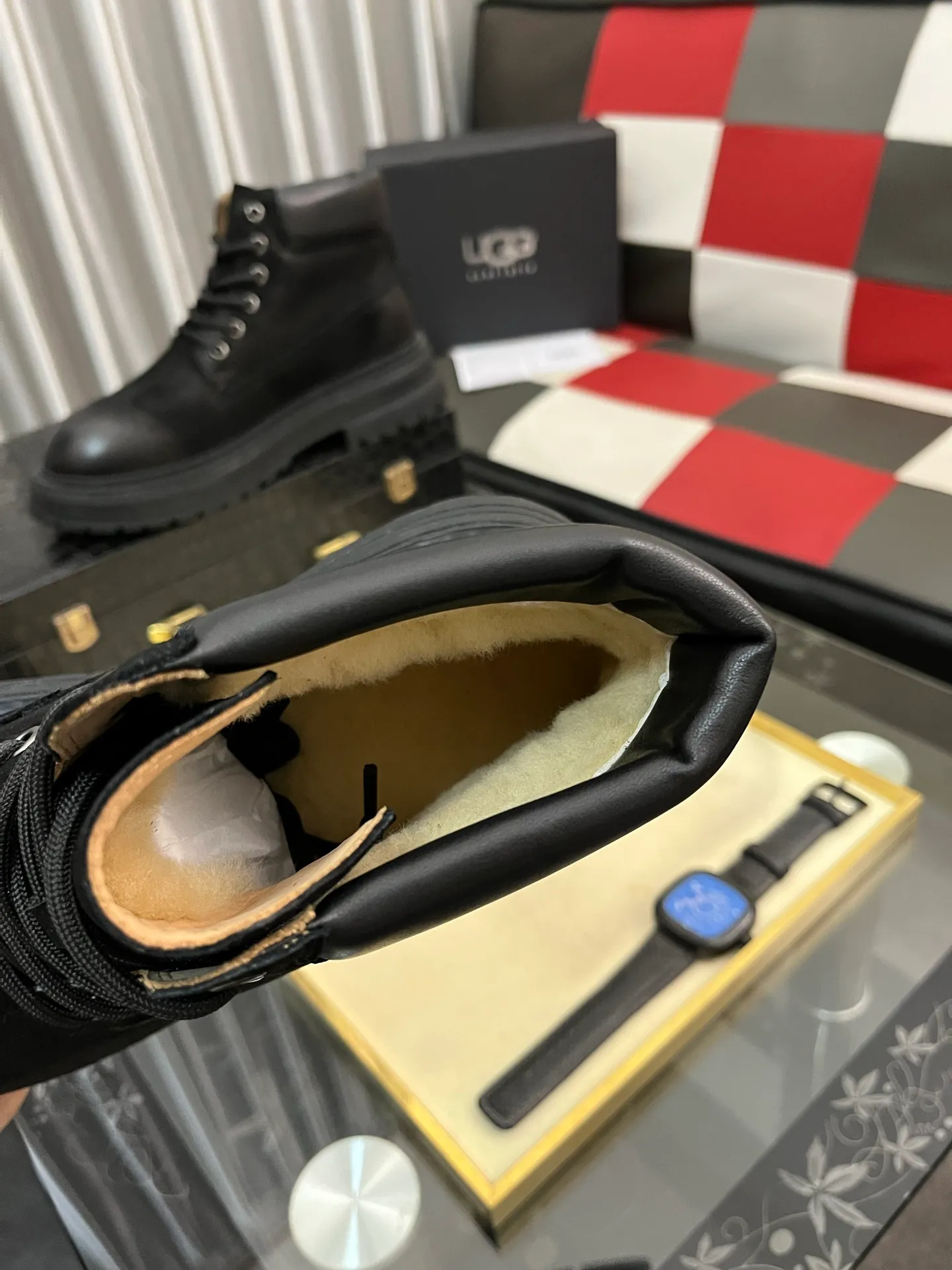 Men's Men's Shoes 💰660⌚️⌚️New UGG fur-integrated men's simple and fashionable snow shoes. The most worth buying at the end of this year are warm casual shoes. Whether you are out and about at home, their comfortable and warm performance will be your most suitable fashion companion! The material is cowhide upper and imported wool is used inside. Two layers of cowhide for warmth and comfort! The eva+ rubber patch outsole is cushioned, wear-resistant, and has good elasticity. It is light and wear-resistant, comfortable and soft, and the new simple cut is more fashionable. It has both practicality and fashion sense, so you no longer have to worry about how to match it in winter, while still maintaining fashionable taste. High-quality genuine wool produced in Dongguan. The material depends on the details! Size: 38-39-40-41-42-43-44-45